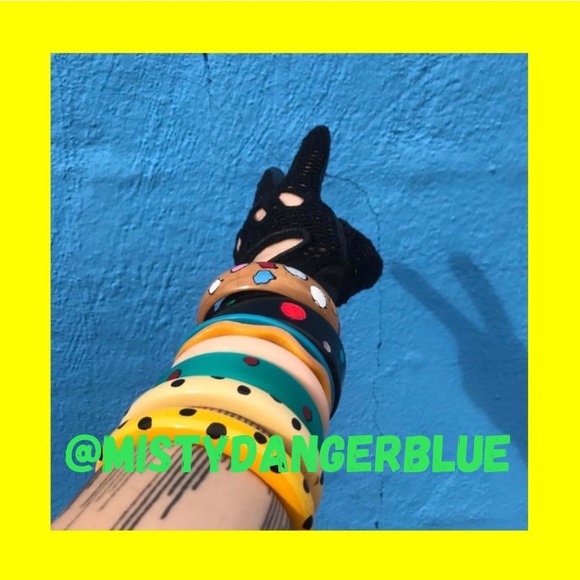 MEET THE POSHER - Picture 5 of 16